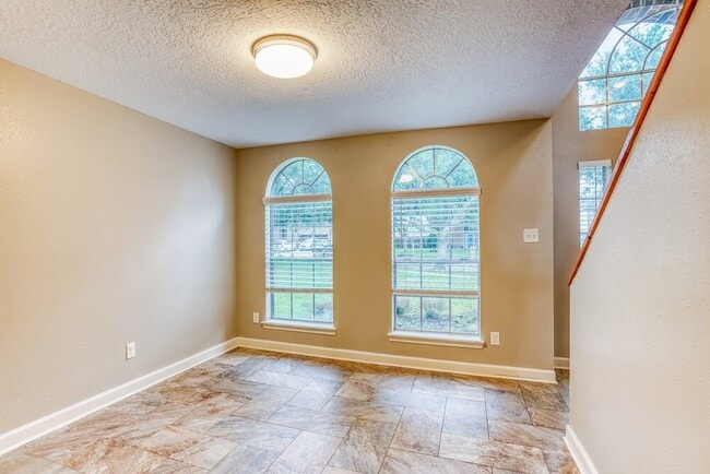 Photo - 2014 Harbour Cove Dr