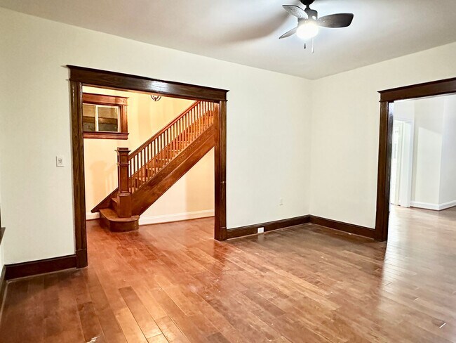 Photo - Detached 4 bed 3 bath. Pets Welcome!