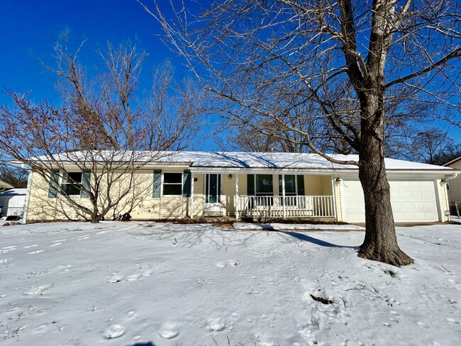 Charming 3-Bedroom, 2-Bath Home in St. Lou... - Charming 3-Bedroom, 2-Bath Home in St. Lou...