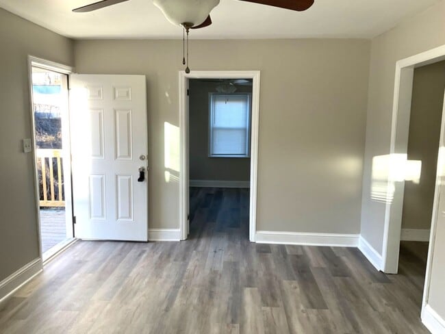 Photo - 615 Riverside Dr