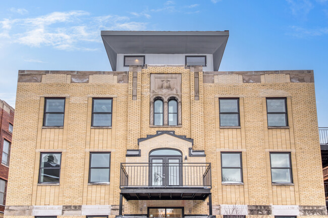 Photo - 4637 N Ashland Ave Townhome