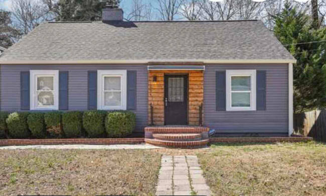 Photo - 1694 Kenmore St SW House