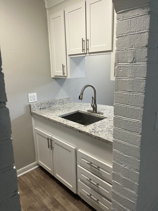 Photo - Willow Lake Apartments