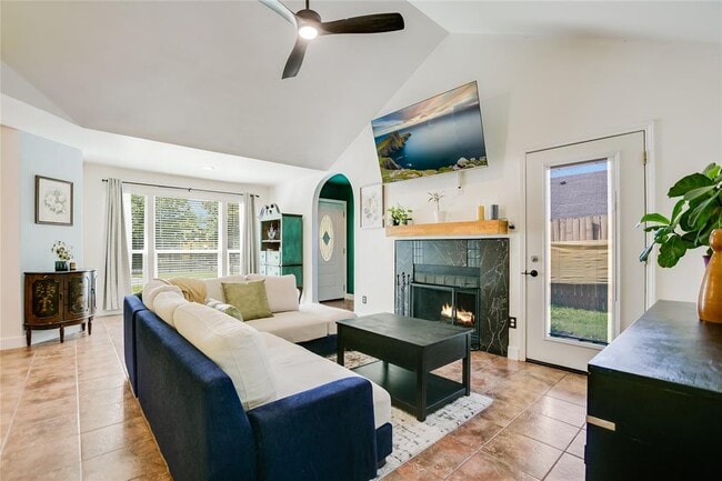 Photo - 4702 Crest Oak Rd