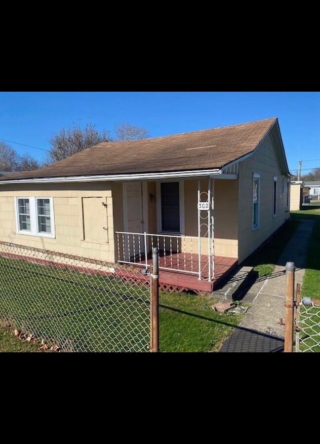 Photo - 302 Center Ave