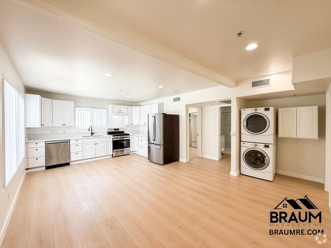 Building Photo - 1415 Centinela Ave Rental