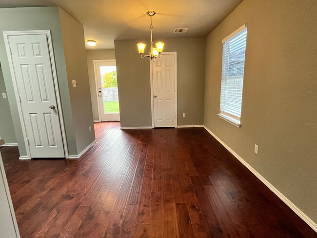 Photo - 2825 Deerfern Ln