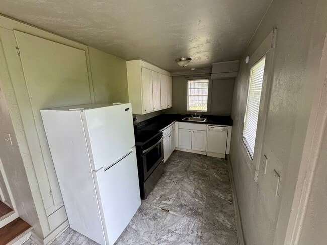 Photo - N. McKinley Ave - Triplex Unit A