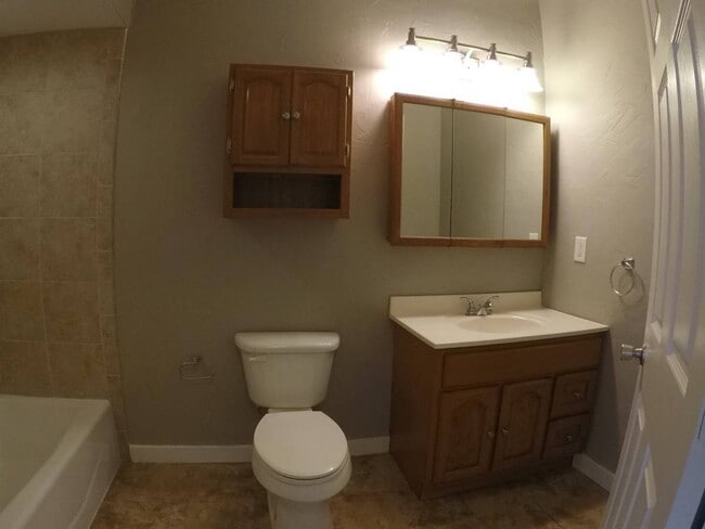 Building Photo - 2 Bedroom Single Family Mt Washington! Rental