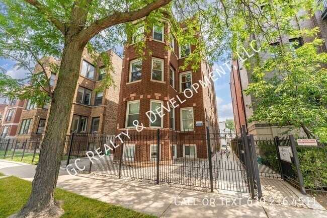 Building Photo - 4329 N Ashland Ave Unit 2 Rental