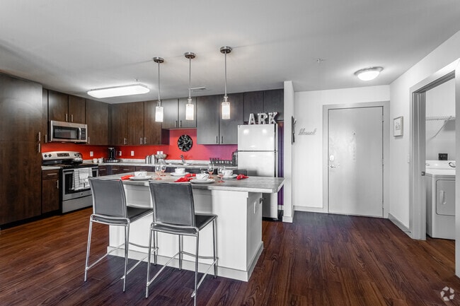 4BR, 4BA - 1696 SF