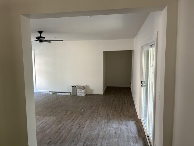 Photo - 2100 NW 4th Ave