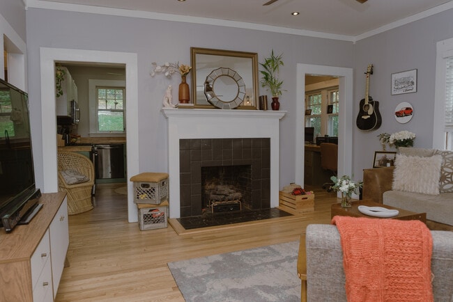 Photo - 1707 W 43rd St