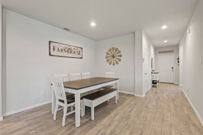Photo - 5405 N Wind Ln