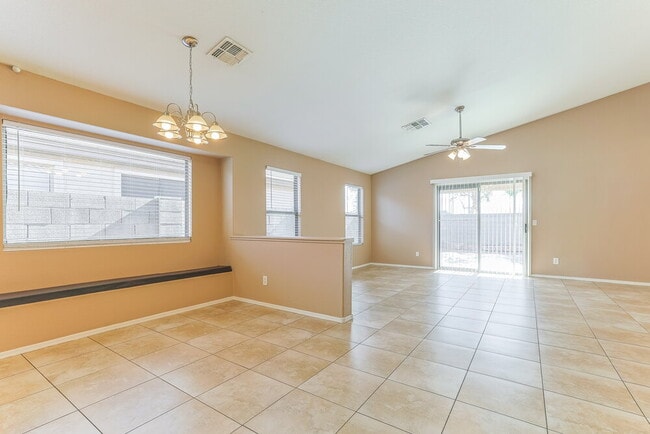 Photo - 3833 W Darrow St