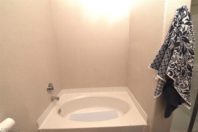 Photo - 6889 Beverly Glen Ave Unit b