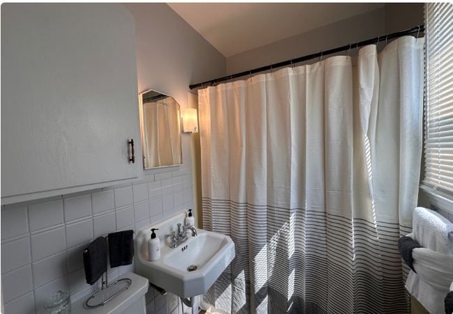 Photo - 223 S Thurmond St