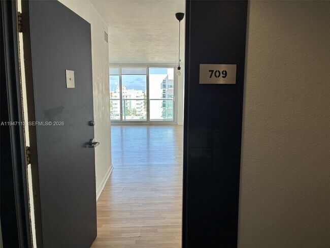 Photo - 1000 West Ave Unit 709