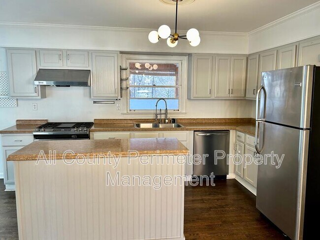 Photo - 1471 Thomas Rd