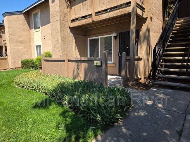 Building Photo - 6400 66th Ave Unit Apt 11