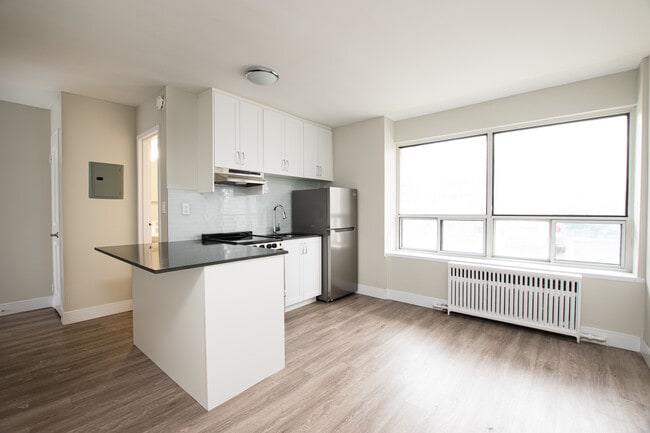Photo - 24 Tyndall Avenue