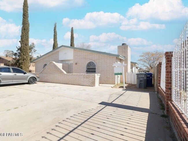 Photo - 2918 E Glen Dr