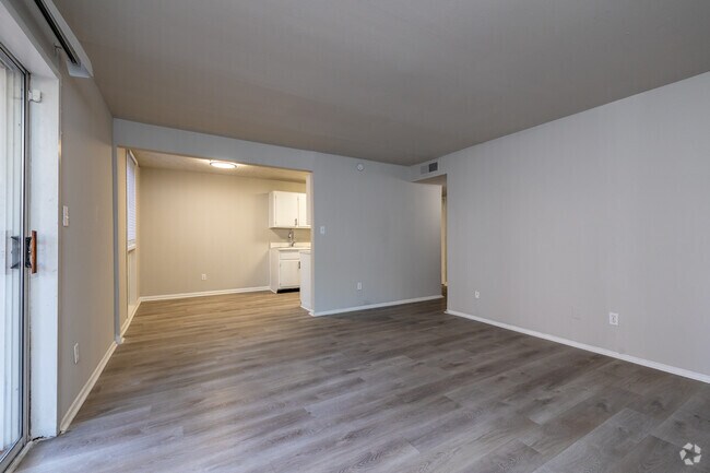2BR, 1.5BA - 950SF - Living Room