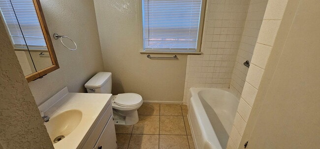 Photo - 2318 33rd St