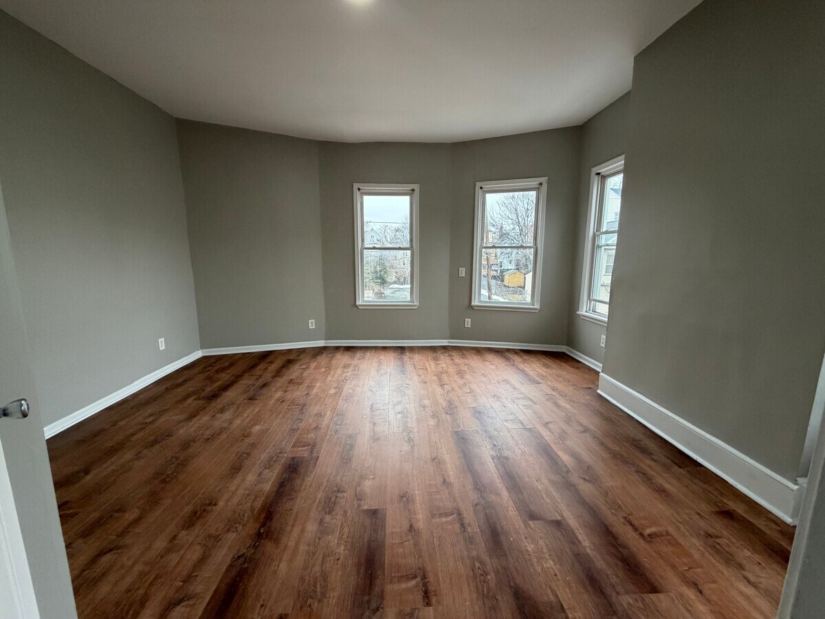 Photo - 100 Warren St Unit Second floor