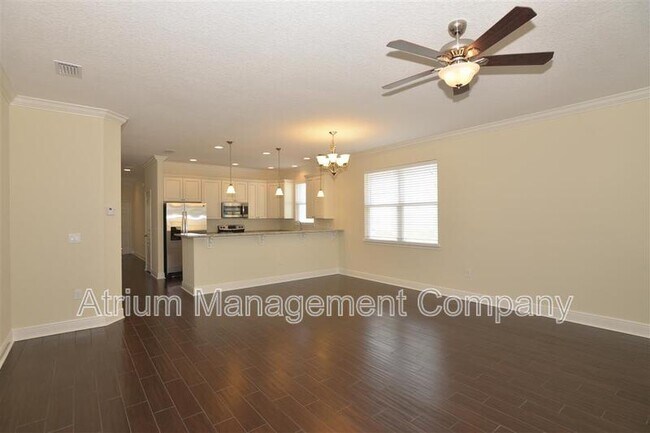 Photo - 2437 E Pine St