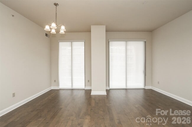 Photo - 701 Royal Ct