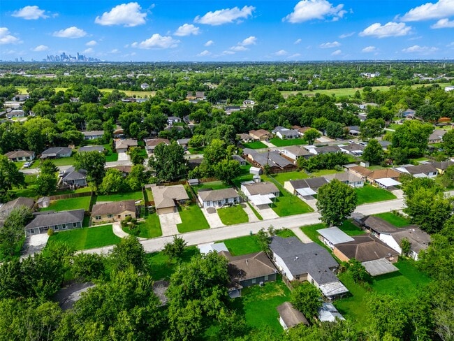 Photo - 4930 Holloway Dr