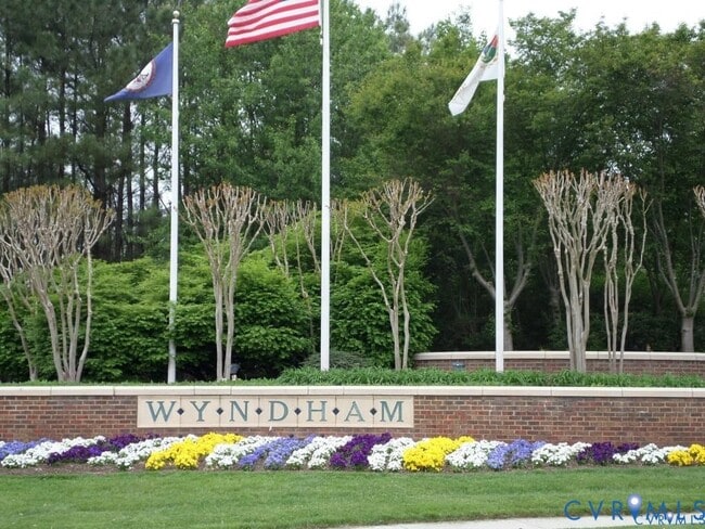 Building Photo - 5916 Park Forest Ln