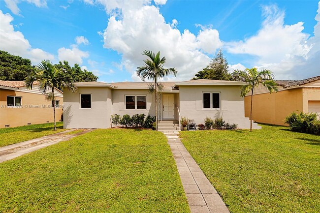 Photo - 141 Whitethorn Dr House