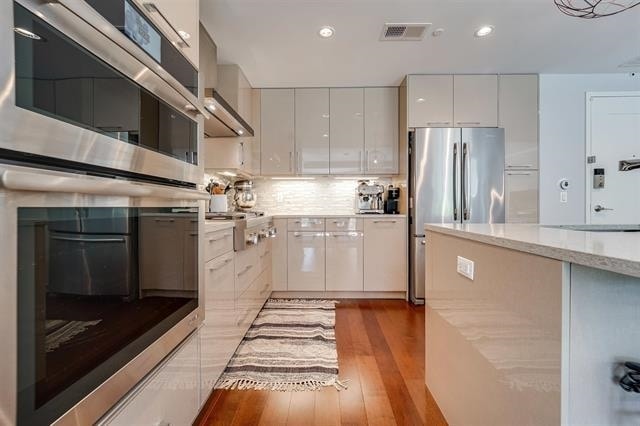 Photo - 100 Eton Row