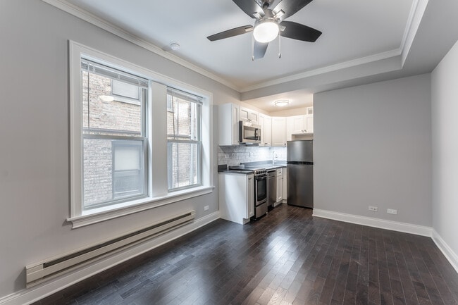 Building Photo - 641 W Wrightwood Ave Rental