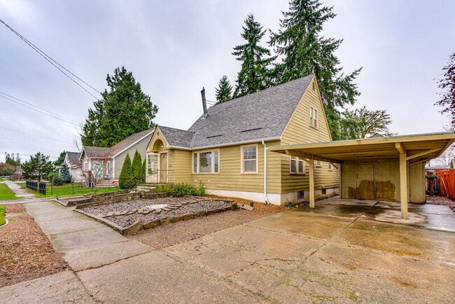 Photo - 1137 SE Uglow Ave