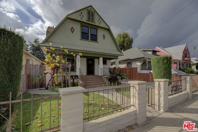 Photo - 140 Roselawn Pl