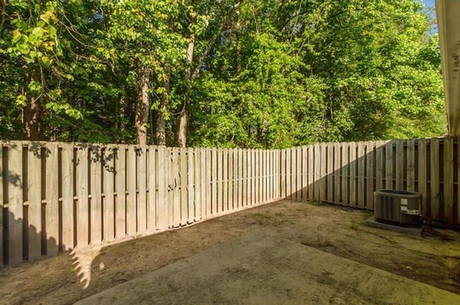 Building Photo - 3 Bed/3Bath Centrally located!!!
