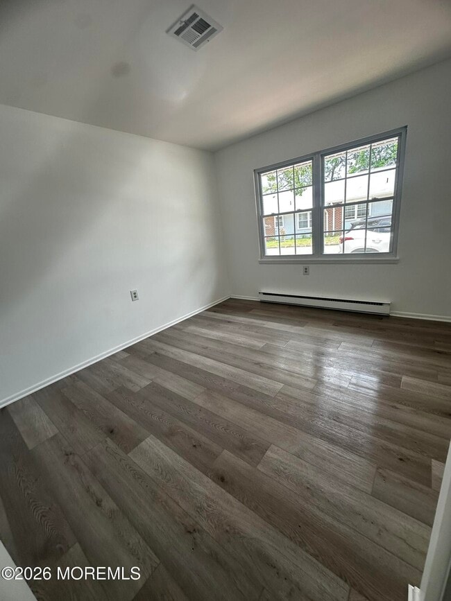 Building Photo - 1042C Aberdeen Dr