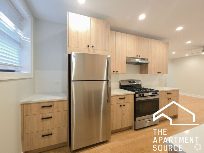 Building Photo - 2020 W Ainslie St Unit 1 Rental
