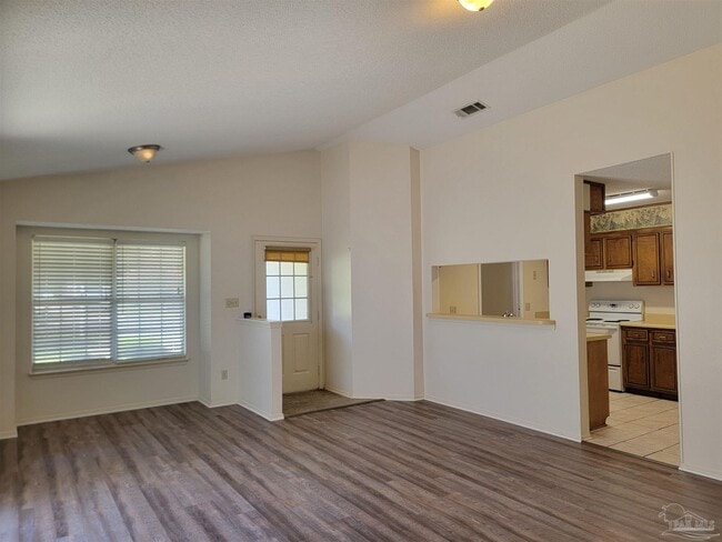 Photo - 8146 Treetop Ln