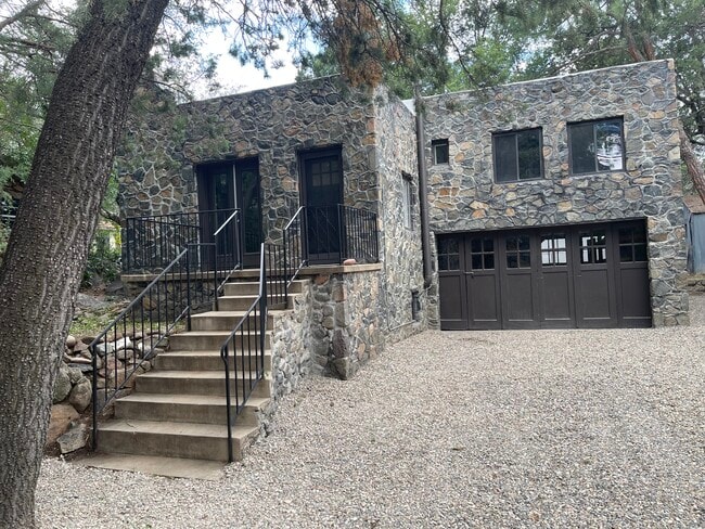 Vintage Charm - 408 Aspen St House
