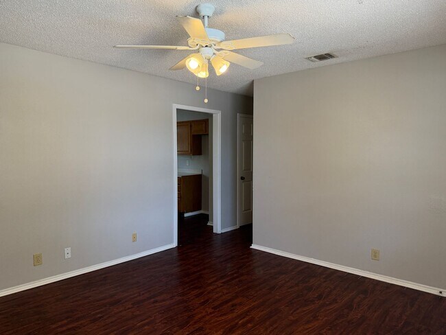 5203 Village Row