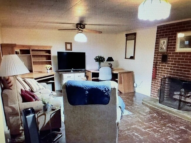 Photo - 5923 Angling Rd Unit Furnished Angling Rental