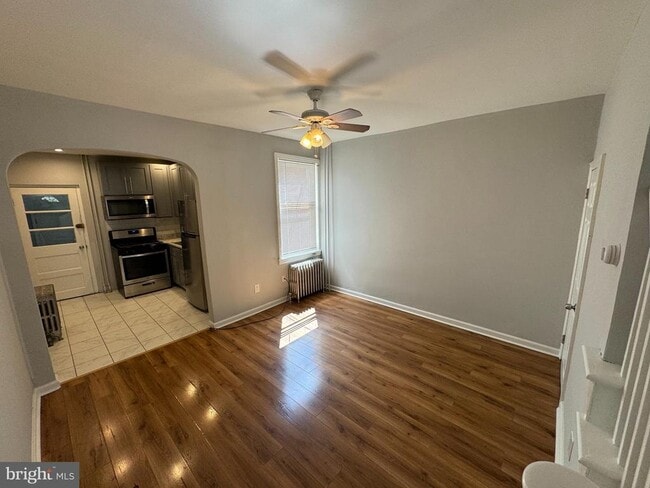 Building Photo - 430 E Auburn St Rental