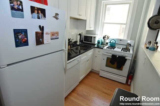 Building Photo - 229 Kelton St Unit 229 Kelton St #8