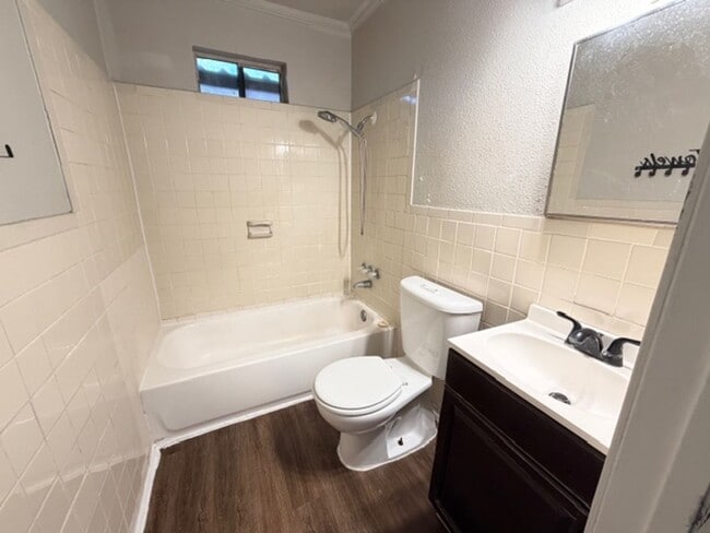 Photo - 321 Huntington St