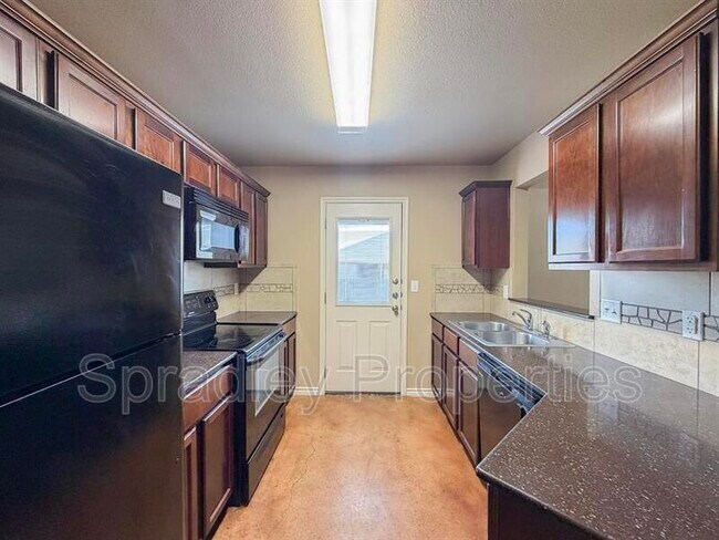Photo - 757 E Ridge Blvd