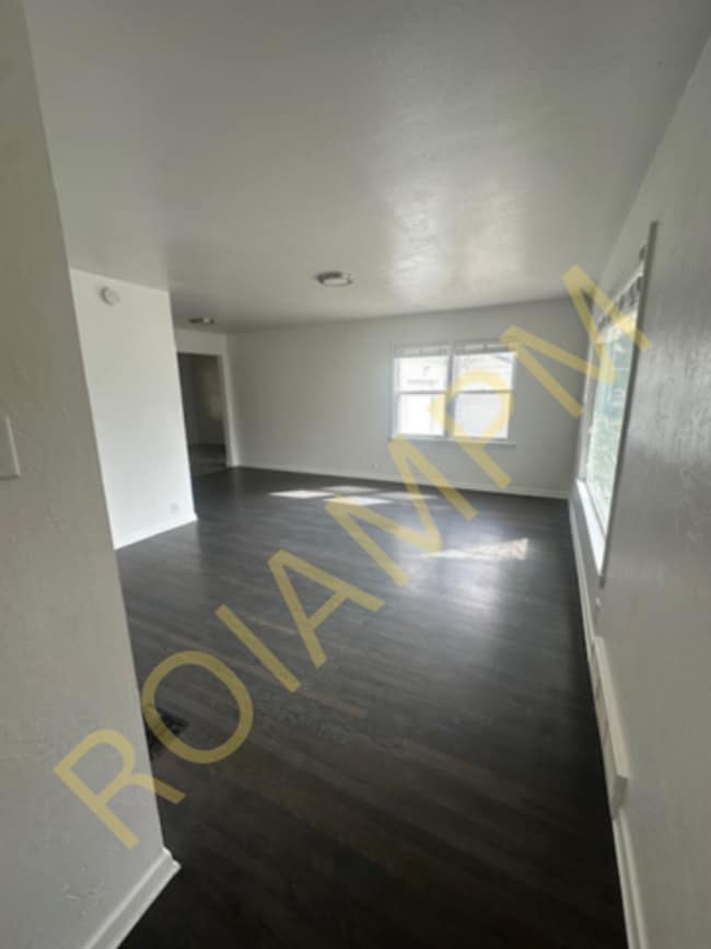 Photo - 3 Bed / 2 Bath Home – Fenced Yard & Garage